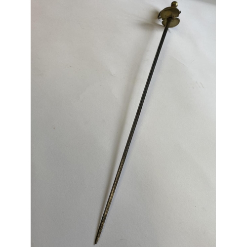 526 - A LATE 18TH/EARLY 19TH CENTURY COURT SWORD. With a 69cm flat tapering blade with engraved scrolling ... 