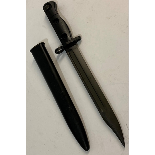 547 - A BRITISH ARMY SLR L1 A1 BAYONET AND SCABBARD. With a 20cm pointed, fullerd and pacifated blade stam... 