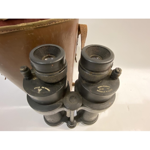 698 - A PAIR OF MILITARY BINOCULARS BY BARR AND STROUD, A pair of government issue binoculars by Barr and ... 