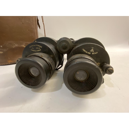 698 - A PAIR OF MILITARY BINOCULARS BY BARR AND STROUD, A pair of government issue binoculars by Barr and ... 