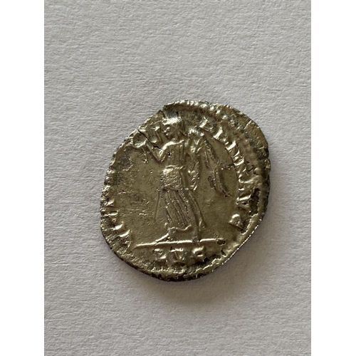 946 - ROMAN EMPIRE, A JULIAN II (360-363AD). SILVER SILIQUA.  A Roman Siliqua of Julian II, London Mint. O... 