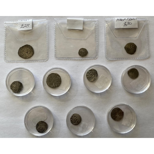 962 - A SMALL COLLECTON OF EARLY HAMMERED SMALL DENOMINATION COINS. Farthings and others, various reigns. ... 