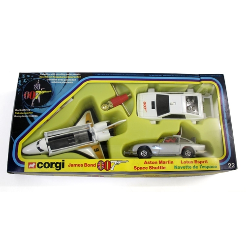 1477 - CORGI TOYS GIFT SET - JAMES BOND a boxed 22 James Bond Gift Set, comprising Aston Martin DB5, Lotus ... 