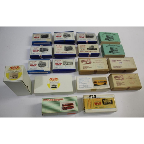 1578 - BOXED BUS MODEL KITS - MIKE TOMAN including 8 boxed kits by Mike Toman, 2 boxed kits by Varney Penni... 