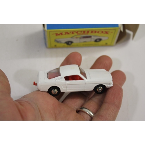 1641 - MATCHBOX SUPERFAST BOXED CARS & BUSES 32 boxed cars and buses including 8 Ford Mustang (white body a... 