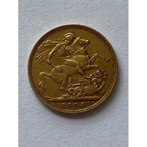 1294 - AN EDWARD VII SOVEREIGN.
An Edward VII Sovereign dated 1904.