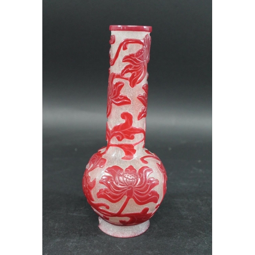 1002 - CHINESE PEKING CAMEO GLASS VASE with a narrow elongated neck and bulbous body, overlaid with red gla... 