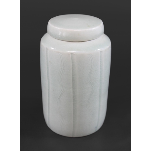 749 - DAVID LEACH (1911-2005) - PORCELAIN LIDDED JAR a cylindrical fluted lidded jar, with incised vertica... 