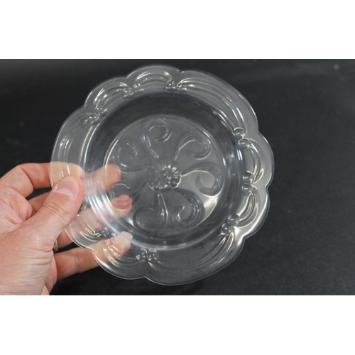 823 - CAVIAR ENGRAVED GLASS BOWL & COVER - SIGNED the circular bowl engraved with a fish amongst water, th... 