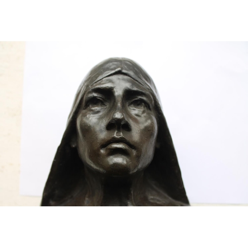 764 - AFTER EMILE JESPERS (1862-1918) - BRONZE BUST OF A LADY a contemporary bronze after Emile Jespers, t... 