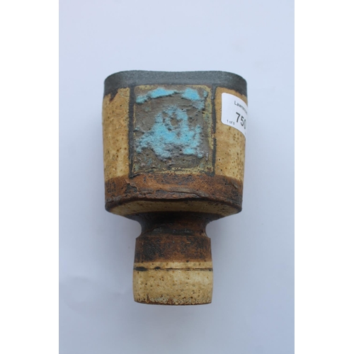 750 - ROBIN WELCH STUDIO POTTERY VASE a small stoneware vase of compressed form and circular base, with a ... 