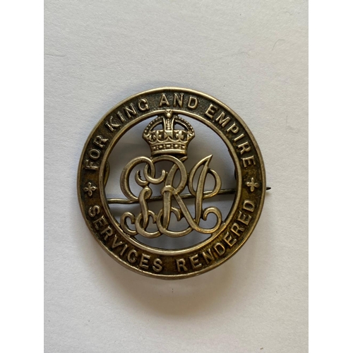 137 - A FIRST WORLD WAR PAIR AND WAR BADGE TO THE ROYAL ENGINEERS. A Great War pair comprising War Medal a... 