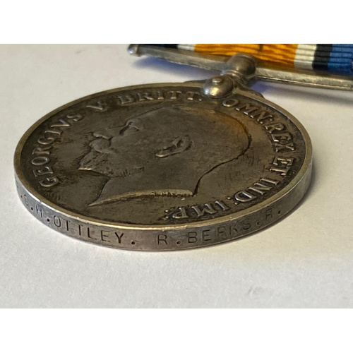 198 - A FIRST WORLD WAR PAIR AND SILVER WAR BADGE TO THE ROYAL BERKSHIRE REGIMENT. A Great War pair compri... 