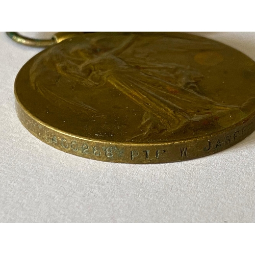 207 - A FIRST WORLD WAR VICTORY MEDAL TO THE ESSEX REGIMENT. A Victory Medal named to 400288 Pte W. Jasper... 