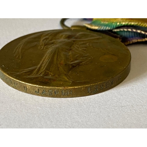 207 - A FIRST WORLD WAR VICTORY MEDAL TO THE ESSEX REGIMENT. A Victory Medal named to 400288 Pte W. Jasper... 