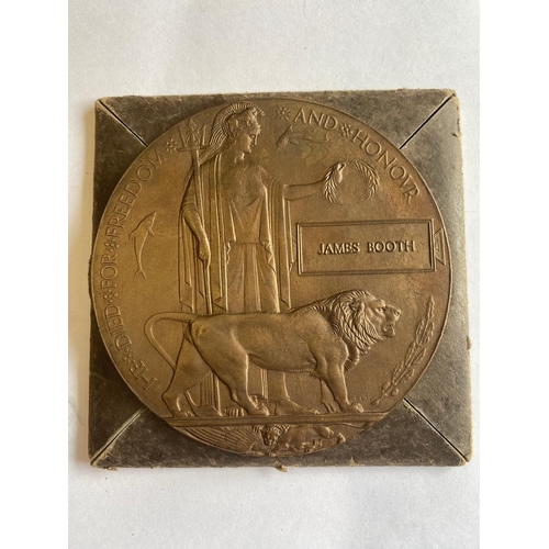 231 - A FIRST WORLD WAR PAIR AND MEMORIAL PLAQUE TO THE LANCASHIRE FUSILIERS. A Great War pair comprising ... 