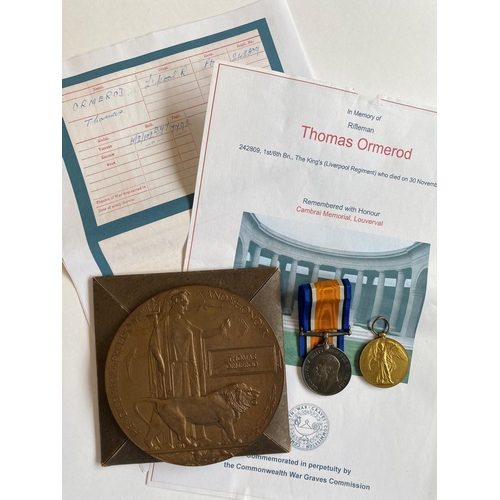 243 - A FIRST WORLD WAR PAIR AND PLAQUE TO THE LIVERPOOL REGIMENT. A Great War pair comprising War Medal a... 