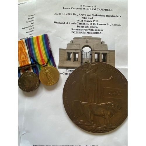 284 - A FIRST WORLD WAR PAIR AND MEMORIAL PLAQUE TO THE ARGYLL AND SUTHERLAND HIGHLANDERS. A Great War Pai... 