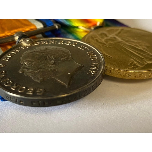 284 - A FIRST WORLD WAR PAIR AND MEMORIAL PLAQUE TO THE ARGYLL AND SUTHERLAND HIGHLANDERS. A Great War Pai... 