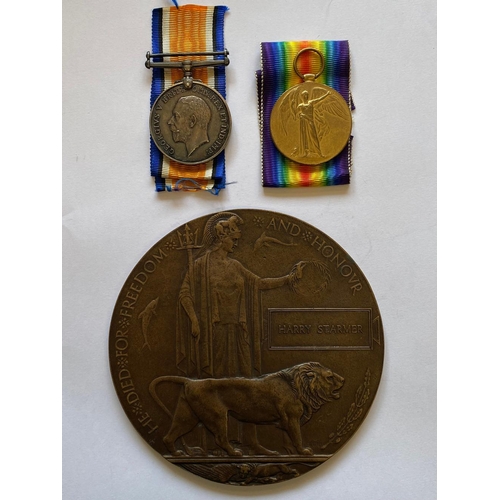 286 - A FIRST WORLD WAR PAIR AND MEMORIAL PLAQUE TO THE EAST LANCASHIRE REGIMENT. A Great War Pair compris... 