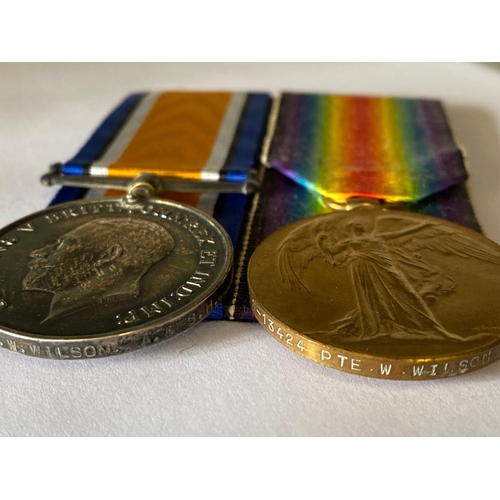 308 - A FIRST WORLD WAR PAIR AND MEMORIAL PLAQUE TO THE ARGYLL AND SUTHERLAND HIGHLANDERS. A Great War Pai... 