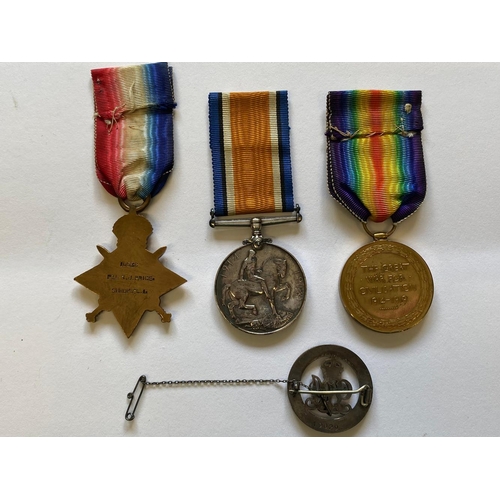 32 - A FIRST WORLD WAR TRIO AND SILVER WAR BADGE TO THE SHROPSHIRE LIGHT INFANTRY. A First World War trio... 