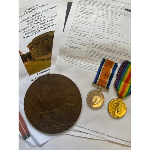 334 - A FIRST WORLD WAR PAIR AND MEMORIAL PLAQUE TO THE DURHAM LIGHT INFANTRY. A Great War Pair comprising... 