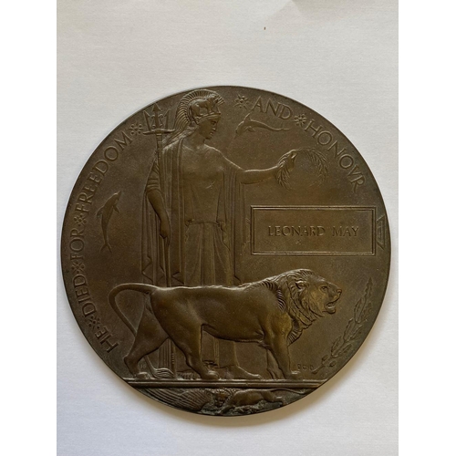 345 - A FIRST WORLD WAR PAIR AND PLAQUE TO THE COLDSTREAM GUARDS. A Great War pair comprising War Medal an... 