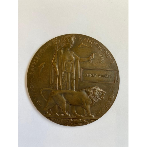 363 - A FIRST WORLD WAR TRIO AND PLAQUE TO THE FIELD ARTILLERY. A Great War Trio comprising 1914-15 Star n... 