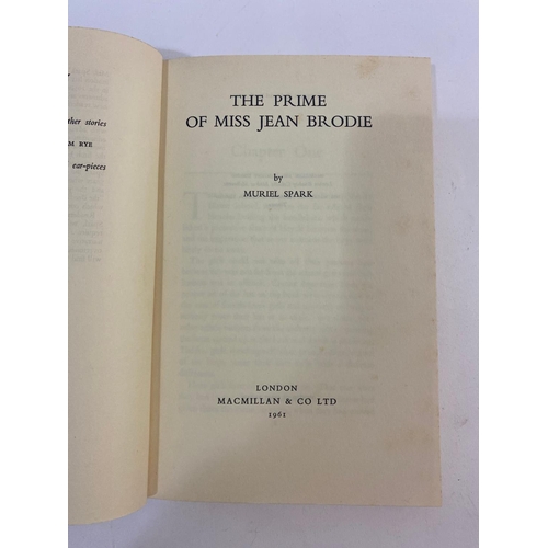 210 - MURIEL SPARK. The Prime of Miss Jean Brodie, 1961. Muriel Spark. The Prime of Miss Jean Brodie, firs... 