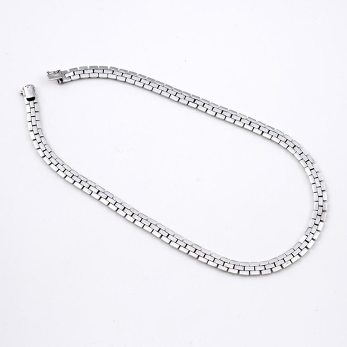 941 - A 9CT WHITE GOLD NECKLACE. of brick link design, 42.5cm long, 33 grams.  **BP 22.5% inc VAT + Lot Fe... 