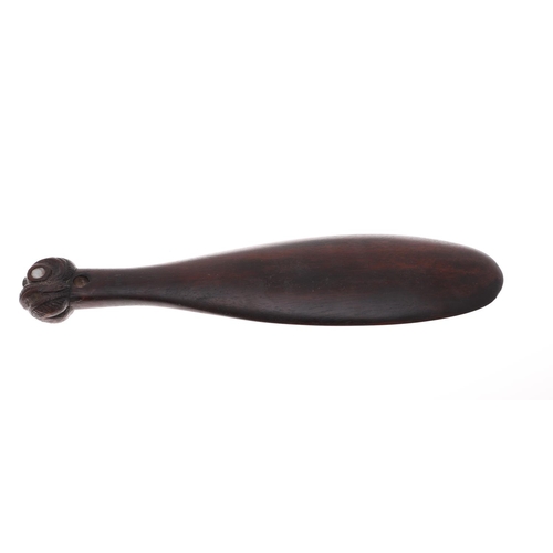 110 - A LATE 19TH/EARLY 20TH CENTURY MAORI WAR CLUB. A Maori Patu wood war club with broad flattened blade... 