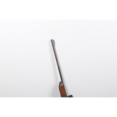 40 - A .22 BSA AIR RIFLE WITH SIGHT. A BSA Air Rifle with a 47cm barrel marked BSA Guns Ltd England .22 F... 