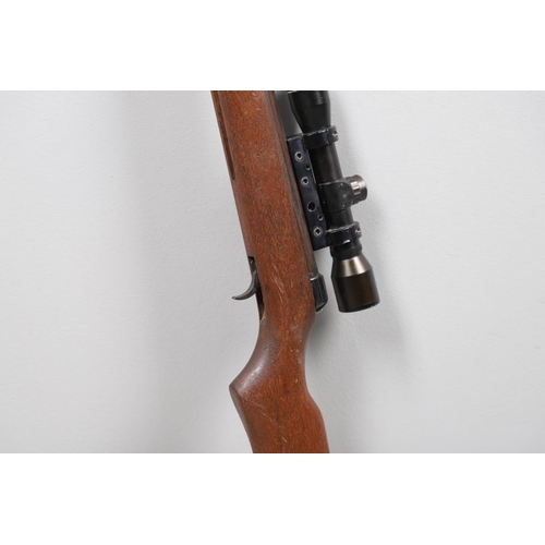 40 - A .22 BSA AIR RIFLE WITH SIGHT. A BSA Air Rifle with a 47cm barrel marked BSA Guns Ltd England .22 F... 