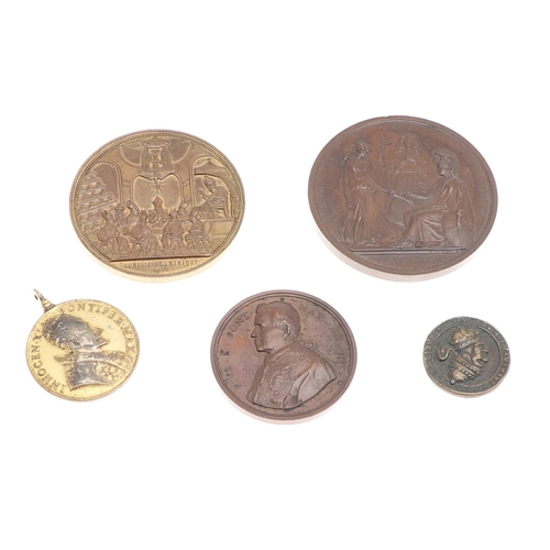 485 - A GILT BRONZE ECUMENICAL COUNCIL MEDAL AND FOUR OTHER RELIGIOUS MEDALS. A gilt Bronze Medal, The Pop... 