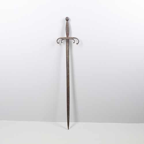 59 - A VICTORIAN 'CRAB CLAW' STYLE RAPIER. With a 96cm straight tapering blade with elaborate double 'cra... 