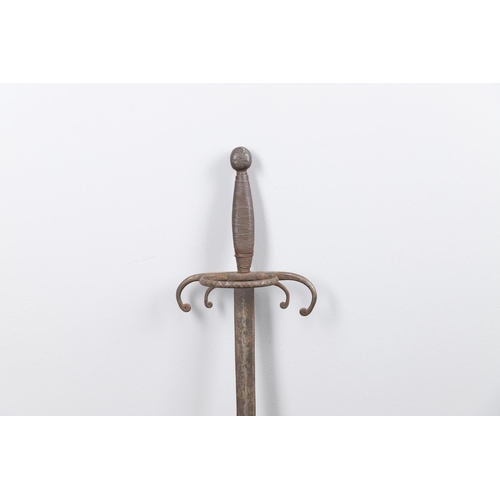 59 - A VICTORIAN 'CRAB CLAW' STYLE RAPIER. With a 96cm straight tapering blade with elaborate double 'cra... 