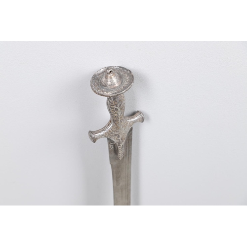 72 - AN INDIAN SOSUN PATTAH SWORD WITH DECORATED HILT. With a slightly curved 71cm pointed bladed with tr... 