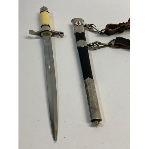 87 - A POLISH SENIOR NAVAL OFFICER'S DAGGER AND SCABBARD WITH HANGING STRAPS. A Polish Senior Naval Offic... 