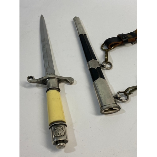 87 - A POLISH SENIOR NAVAL OFFICER'S DAGGER AND SCABBARD WITH HANGING STRAPS. A Polish Senior Naval Offic... 