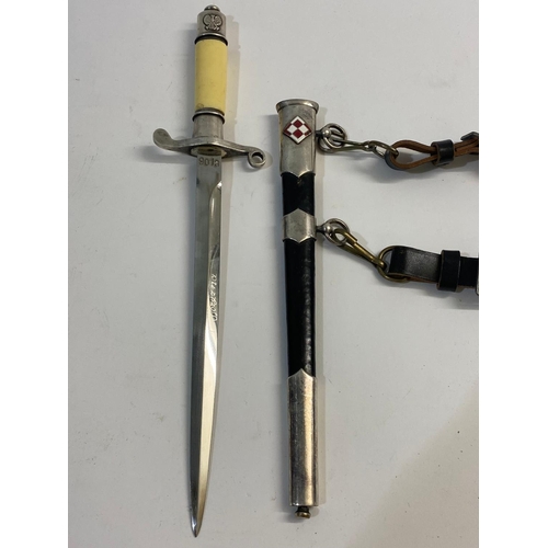 87 - A POLISH SENIOR NAVAL OFFICER'S DAGGER AND SCABBARD WITH HANGING STRAPS. A Polish Senior Naval Offic... 