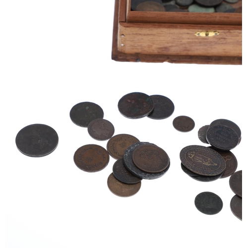 601 - A COLLECTION OF ASSORTED UK AND OTHER COINS TO INCLUDE ROMAN, 18TH CENTURY COPPER AND OTHERS. A mixe... 