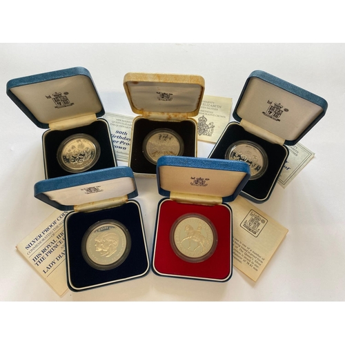 645 - A COLLECTION OF FIVE SILVER PROOF CROWNS. Royal Mint silver proof crowns for 1977, 1980, 1981 and 19... 