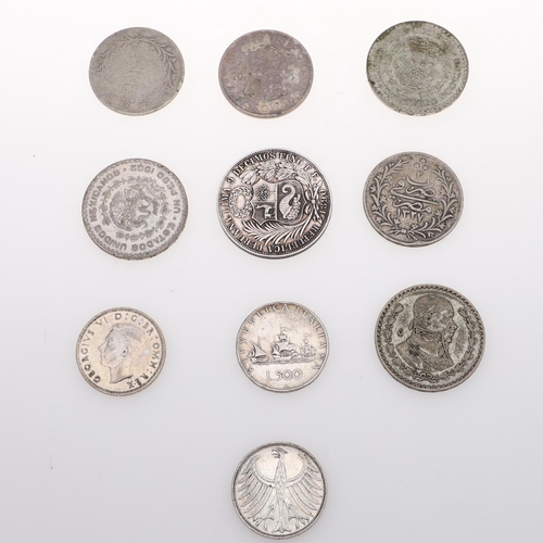 671 - A SMALL COLLECTION OF GB AND WORLD SILVER COINS TO INCLUDE A 1944 HALFCROWN. A collection of ten sil... 