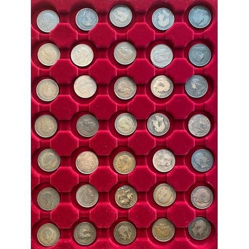 674 - AN EXTENSIVE COLLECTION OF HALF PENNIES, QUEEN VICTORIA AND LATER. Halfpennies: 1860 - 1861, 1862 (2... 