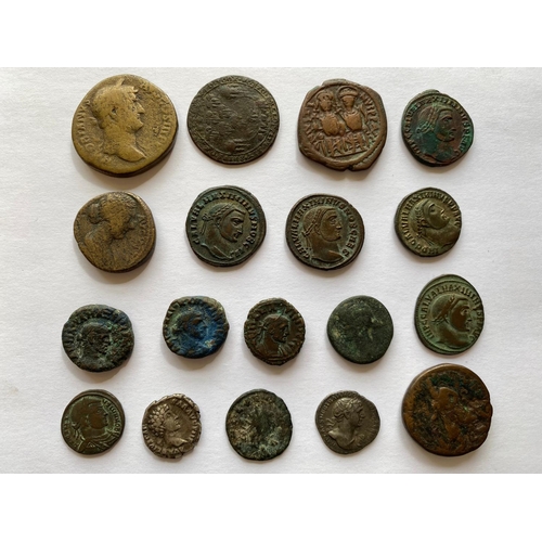 678 - A COLLECTION OF ROMAN COINS TO INCLUDE SILVER AND OTHERS. Coins of Maximinus  I (235-285) and others... 