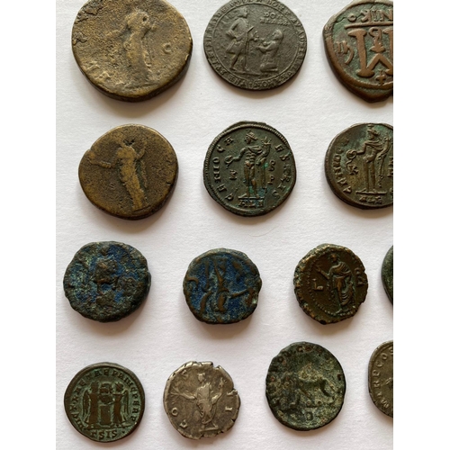 678 - A COLLECTION OF ROMAN COINS TO INCLUDE SILVER AND OTHERS. Coins of Maximinus  I (235-285) and others... 