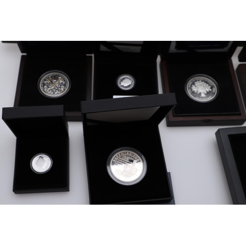 705 - A COLLECTION OF SILVER PROOF AND OTHER RECENT COMMEMORATIVE ISSUES. A collection of recent commemora... 