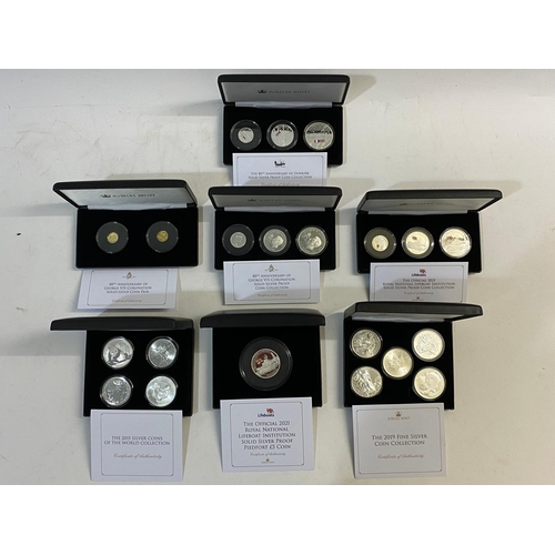 710 - A COLLECTION OF JUBILEE MINT GOLD AND SILVER PROOF COIN SETS. A collection of cased Jubilee Mint pre... 