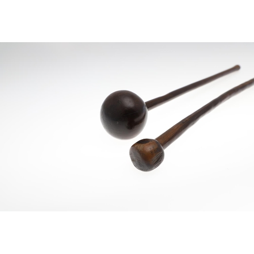 633 - AFRICAN WOODEN KNOBKERRIE, & ANOTHER KNOBKERRIE. A hardwood knobkerrie, probably late 19thc/early 20... 